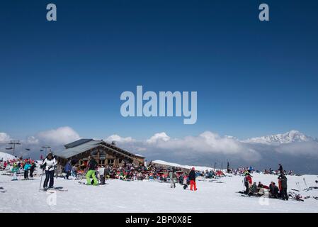 Perfekte Schneeverhältnisse im Skigebiet Belle Plagne in Savoie, Frankreich Stockfoto