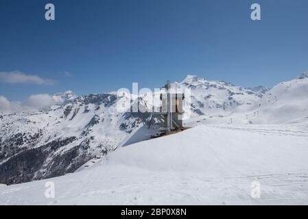 Perfekte Schneeverhältnisse im Skigebiet Belle Plagne in Savoie, Frankreich Stockfoto