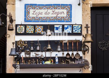 OBIDOS, PORTUGAL - 25. FEBRUAR 2017: Handwerksbetrieb in Obidos, Portugal Stockfoto