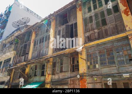 Yangon, Myanmar ist eines der interessantesten Reiseziele in Südostasien. Es gibt viele alte Gebäude. Stockfoto