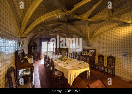 Speisesaal des Pena National Palace, berühmtes Wahrzeichen, in Sintra, Portugal Stockfoto