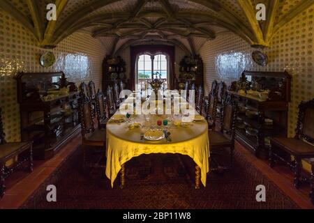 Speisesaal des Pena National Palace, berühmtes Wahrzeichen, in Sintra, Portugal Stockfoto