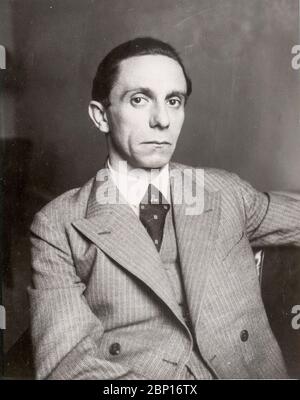 Joseph Goebbels, Heinrich Hoffmann fotografiert 1933 Adolf Hitlers offizieller Fotograf und Nazi-Politiker und Verleger, der Mitglied des intime Kreises Hitlers war. Joseph Goebbels Stockfoto