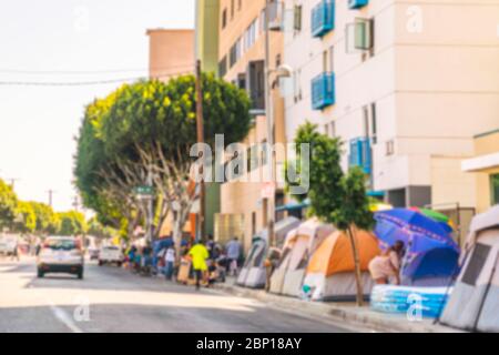 LOS ANGELES, KALIFORNIEN, USA, JULI-13,16: Viele heimatlose Zelte auf dem Gehweg in der Stadt, Los Angeles, usa. Stockfoto