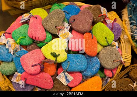 Eine breite Palette von typischen Produkten finden Sie in Die zentrale Markthalle in Chania Stockfoto