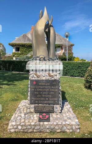 DIEPPE, FRANKREICH - 17. MAI 2020: Tribut an die geflügelten Kämpfer der Jubiläumsoperation 1942-19. August 1992 ehemalige Kriegsgefangene erinnern sich Stockfoto