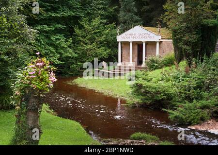 Der Tempel der Nymphen - eine Replik / Rekonstruktion eines römischen Gebäudes in Vindolanda römischen Fort nahe Hadrian's Wall in Northumberland Stockfoto