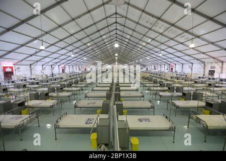 Dhaka. Mai 2020. Foto zeigt das Bashundhara COVID-19 Isolation Hospital (Temporary Health Centre) in Dhaka, Bangladesch am 17. Mai 2020. Während die COVID-19-Pandemie ungebrochen anhält, hat die Regierung von Bangladesch damit begonnen, provisorische Quarantäne- und Krankenhauseinrichtungen in der Hauptstadt Dhaka und anderswo im Land zu schnappen. Kredit: Str/Xinhua/Alamy Live News Stockfoto