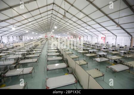 Dhaka. Mai 2020. Foto zeigt das Bashundhara COVID-19 Isolation Hospital (Temporary Health Centre) in Dhaka, Bangladesch am 17. Mai 2020. Während die COVID-19-Pandemie ungebrochen anhält, hat die Regierung von Bangladesch damit begonnen, provisorische Quarantäne- und Krankenhauseinrichtungen in der Hauptstadt Dhaka und anderswo im Land zu schnappen. Kredit: Str/Xinhua/Alamy Live News Stockfoto