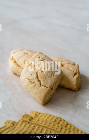 Hausgemachte Marokkanische Festliche Ghriba Bahla Kekse Kekse. Traditionelle Gesunde Bio-Süße Snacks. Stockfoto