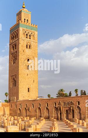 Die Kutubiyya Moschee oder Koutoubia Moschee ist die größte Moschee in Marrakesch, Marokko Nordafrika Stockfoto