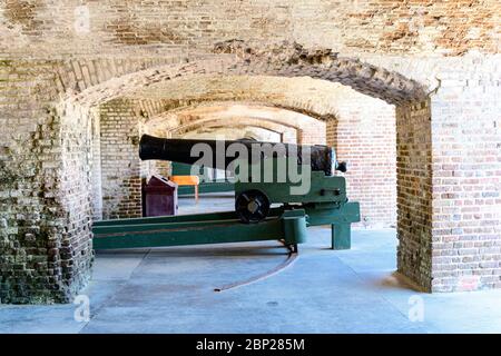 Kanone im Fort Sumter zum Schutz des Charleston Harbour vor der Invasion auf dem Seeweg. Stockfoto