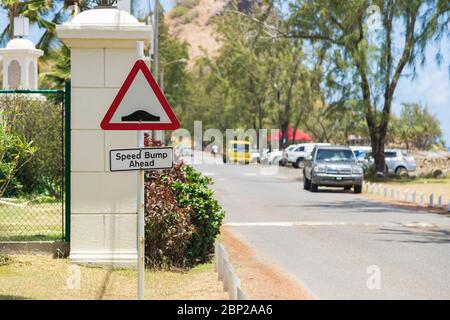 Straßenschild mit roter Grenze Stockfoto