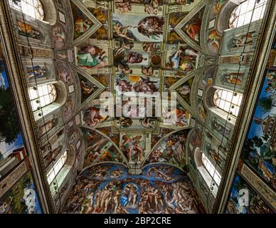 Deckenfresken in der Sixtinischen Kapelle im Vatikan, Vatikanstadt Stockfoto