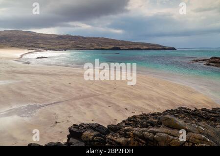 Den herrlichen Sandstrand bei kilmory Bucht auf der Insel Rum, Schottland. Stockfoto