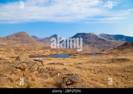 Blick nach Südosten zum Rum Cuillin von der Spur nach Harris Bay, Rum, Schottland Stockfoto