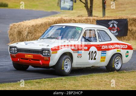 Rayden Smith in seinem Willment Ford Escort Twin-Cam Tourenwagen Championship Rennfahrer 1968. Stockfoto