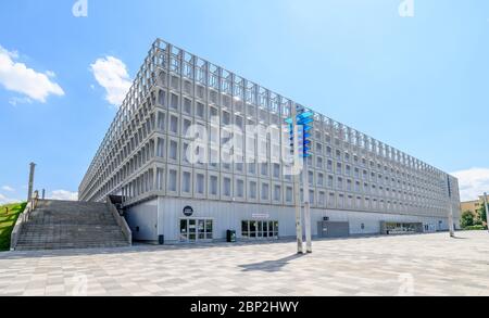 Cluj-Napoca, Rumänien - 9. Mai 2020: Die Mehrzweck- oder Mehrzweck-Halle auch BT Arena genannt, wo Sportveranstaltungen wie der Fed Cup oder Musikfestivals li Stockfoto