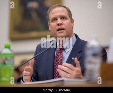 Anhörung über das Weltraum-Situationsbewusstsein- NASA-Administrator Jim Bridenstine bezeugt vor dem Unterausschuss des Hauses für strategische Kräfte während einer Anhörung über das Weltraum-Situationsbewusstsein: Ganze Regierungsperspektiven über Rollen und Verantwortlichkeiten, Freitag, 22. Juni 2018 im Rayburn House Office Building in Washington. Stockfoto