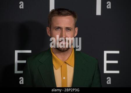 Premiere von First man bei NASM der kanadische Schauspieler Ryan Gosling kommt auf dem roten Teppich zur Premiere des Films "First man" im Smithsonian National Air and Space Museum Donnerstag, 4. Oktober 2018 in Washington an. Der Film basiert auf dem Buch von Jim Hansen und zeichnet das Leben des NASA-Astronauten Neil Armstrong vom Testpilot bis zu seiner historischen Mondlandung auf. Stockfoto