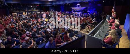 Mars Insight Post Landing Pressekonferenz nach der Landung Mars Insight Pressekonferenz, Montag, 26. November 2018 im Jet Propulsion Laboratory der NASA in Pasadena, Kalifornien. Insight, kurz für Innere Erkundung mit seismischen Untersuchungen, Geodäsie und Wärmetransport, ist ein Marslander, der den "inneren Raum" des Mars untersuchen soll: Seine Kruste, Mantel und Kern. Stockfoto