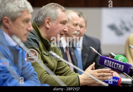 Expedition 59 Post Docking Pressekonferenz Roskosmos-Generaldirektor Dmitry Rogosin beantwortet Fragen während einer Expedition 59 Post-Docking Pressekonferenz, Freitag, 15. März 2019 im Baikonur Hotel in Baikonur, Kasachstan. Stockfoto