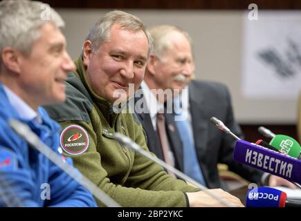 Expedition 59 Post Docking Pressekonferenz Roskosmos-Generaldirektor Dmitry Rogosin beantwortet Fragen während einer Expedition 59 Post-Docking Pressekonferenz, Freitag, 15. März 2019 im Baikonur Hotel in Baikonur, Kasachstan. Stockfoto