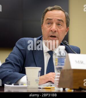 Am 8. Mai 2019 sagte Mark Sirangelo vor dem Unterkomitee für Raumfahrt und Luftfahrt aus. Bei der Anhörung wurden die Programme der NASA zur Erforschung des Tiefenraums und die Vorschläge der Agentur für den Mond untersucht, wobei der Schwerpunkt auf zukünftigen Missionen zum Mars und darüber hinaus lag. Stockfoto
