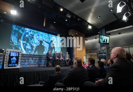 Am 14. Mai 2019 nahm NASA-Administrator Jim Bridenstine zusammen mit anderen leitenden Beamten an einem Rathaustreffen im NASA-Hauptquartier Teil. In der Sitzung wurden Änderungen am Haushaltsplan 2020 der NASA erörtert, die die Pläne der NASA unterstützen, bis 2024 Astronauten auf dem Mond zu landen. Stockfoto