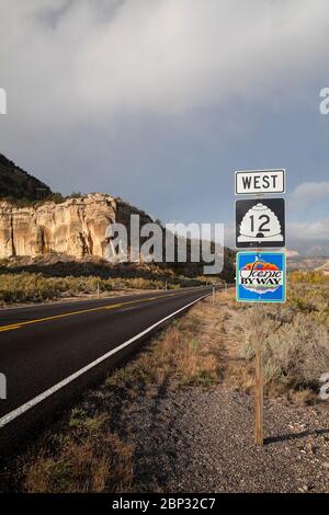Utah landschaftlich reizvolles Umgehungsschild für Highway 12 im Grand Staircase Escalante National Monument Stockfoto