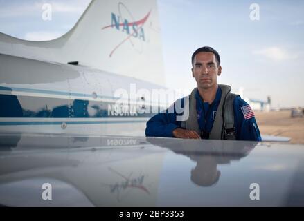 Portrait - Astronautenkandidat Raja Chari NASA-Astronautenkandidat Raja Chari posiert für ein Portrait, Freitag, 12. Juli 2019 auf Ellington Field in Houston, Texas. Stockfoto