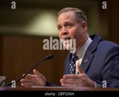 Senat Anhörung "Mond zum Mars - NASA Pläne für Deep Space Exploration' NASA-Administrator Jim Bridenstine bezeugt vor dem Senatsausschuss für Handel, Wissenschaft und Transport während einer Anhörung mit dem Titel "Mond zum Mars: NASA Pläne für Deep Space Exploration", Mittwoch, 17. Juli 2019, im Hart Senate Office Building in Washington. Stockfoto