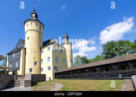 Burg Homburg, ein altes Hügelschloss in Nümbrecht, Oberbergischer Kreis im Bundesland Nordrhein-Westfalen. Stockfoto