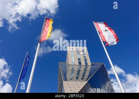Das Estrel Berlin ist Europas größter Kongress-, Unterhaltungs- und Hotelkomplex und mit seinen 1125 Zimmern das größte Hotel Deutschlands Stockfoto