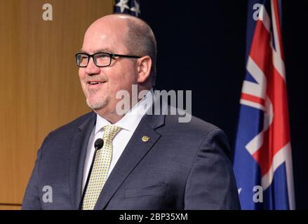 Absichtserklärung Unterzeichnung zwischen NASA und der australischen Weltraumbehörde NASA Deputy Associate Administrator für Kommunikation Bob Jacobs gibt Eröffnungsanmerkungen vor der Unterzeichnung eines Absichtserklärungen zwischen NASA und der australischen Weltraumbehörde, Samstag, 21. September 2019 im NASA-Hauptquartier in Washington. NASA und die Australian Space Agency bauen auf über 60 Jahren Zusammenarbeit bei der Weltraumforschung zwischen den beiden Ländern auf und verpflichten sich, die Zusammenarbeit auszubauen. Stockfoto