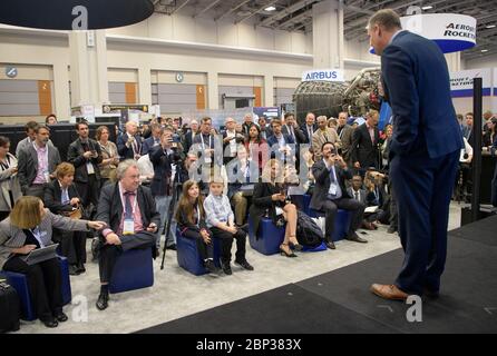 70. Internationaler Astronautical Congress NASA-Administrator Jim Bridenstine beantwortet Fragen während einer Medienverfügbarkeit auf dem 70. Internationalen Astronautical Congress, Donnerstag, 24. Oktober 2019, in Washington. Stockfoto