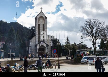 SA Pa, Vietnam - 20. November 2018: Die katholische Kirche in Sa Pa, in Stein gebaut im Jahr 1930. Stockfoto