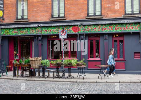 Dublin, Irland. Mai 2020. Begrenzte Anzahl und Verkehr im Stadtzentrum von Dublin und Geschäfte und Geschäfte wegen Covid-19 Pandemiebeschränkungen geschlossen. Stockfoto