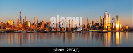 Skyline von New York City mit Architektur von New Jersey aus Stockfoto