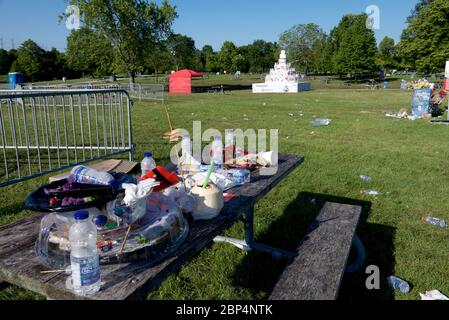 Markham, Ontario / Kanada - 01. Juli 2017: Umweltprobleme - Tag nach der Party im Milne Dam Conservation Park, Markham, Ontario, Kanada. Stockfoto