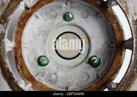 Das Magnetsystem des sowjetischen Lautsprechers 20gds-3. Zerlegter Mitteltöner. Stockfoto