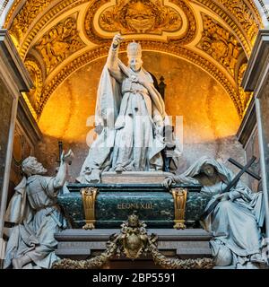 Rom, Italien - 30. August 2014: Blick auf das Innere der Lateranbasilika. In Rom, Italien. Stockfoto
