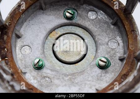 Das Magnetsystem des sowjetischen Lautsprechers 20gds-3. Zerlegter Mitteltöner. Stockfoto