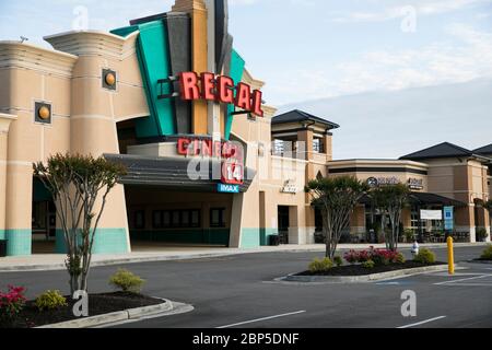 Ein Logo-Schild vor einem Regal Cinemas Kino Ort in Richmond, Virginia am 13. Mai 2020. Stockfoto