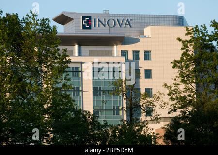 Ein Logo-Schild vor dem Inova Loudoun Hospital in Leesburg, Virginia am 13. Mai 2020. Stockfoto