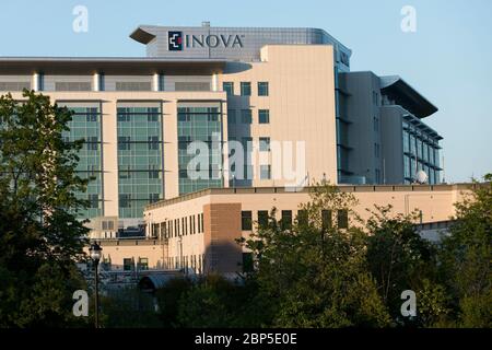 Ein Logo-Schild vor dem Inova Loudoun Hospital in Leesburg, Virginia am 13. Mai 2020. Stockfoto