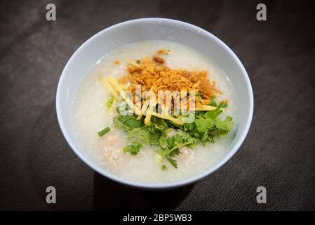 Reis Porridge thai Essen / Reissuppe, Reis-Grütze Stockfoto