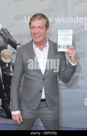 Peter Prange,Fotogelegenheit für die ersten drei-Partner unsere wunderbaren Jahre im Hotel East,Hamburg,27.01.2020 Stockfoto