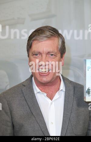 Peter Prange,Fotogelegenheit für die ersten drei-Partner unsere wunderbaren Jahre im Hotel East,Hamburg,27.01.2020 Stockfoto