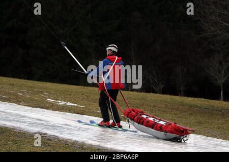 Jugendzüge für Olympia Alpin 2020 Stockfoto